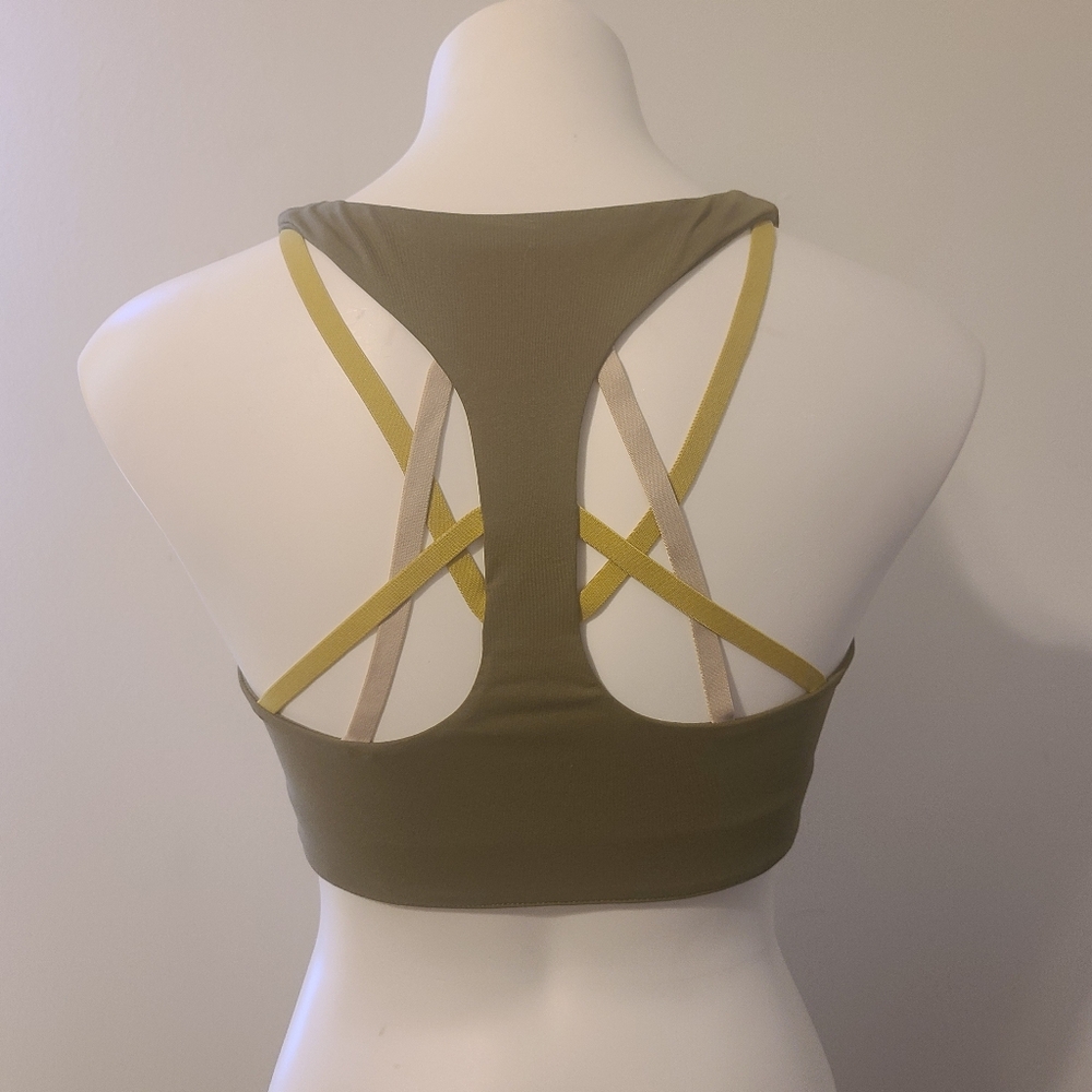 Fabletics strappy bra - Picture 4 of 6